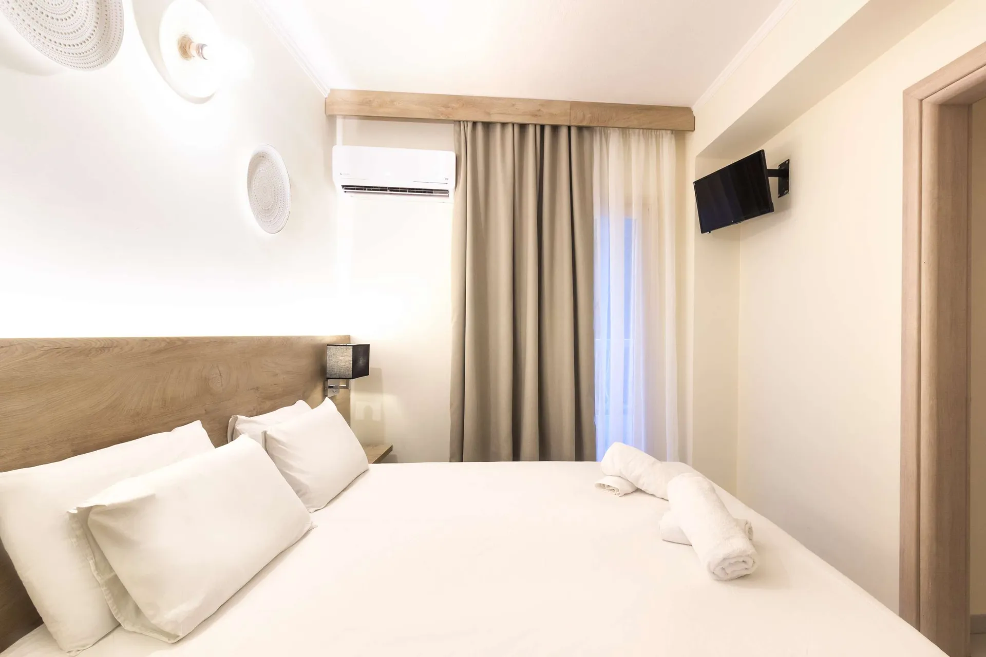 Tiara Holdiays - Hotel Odysseas - Two Bedroom Apartment - bedroom 2